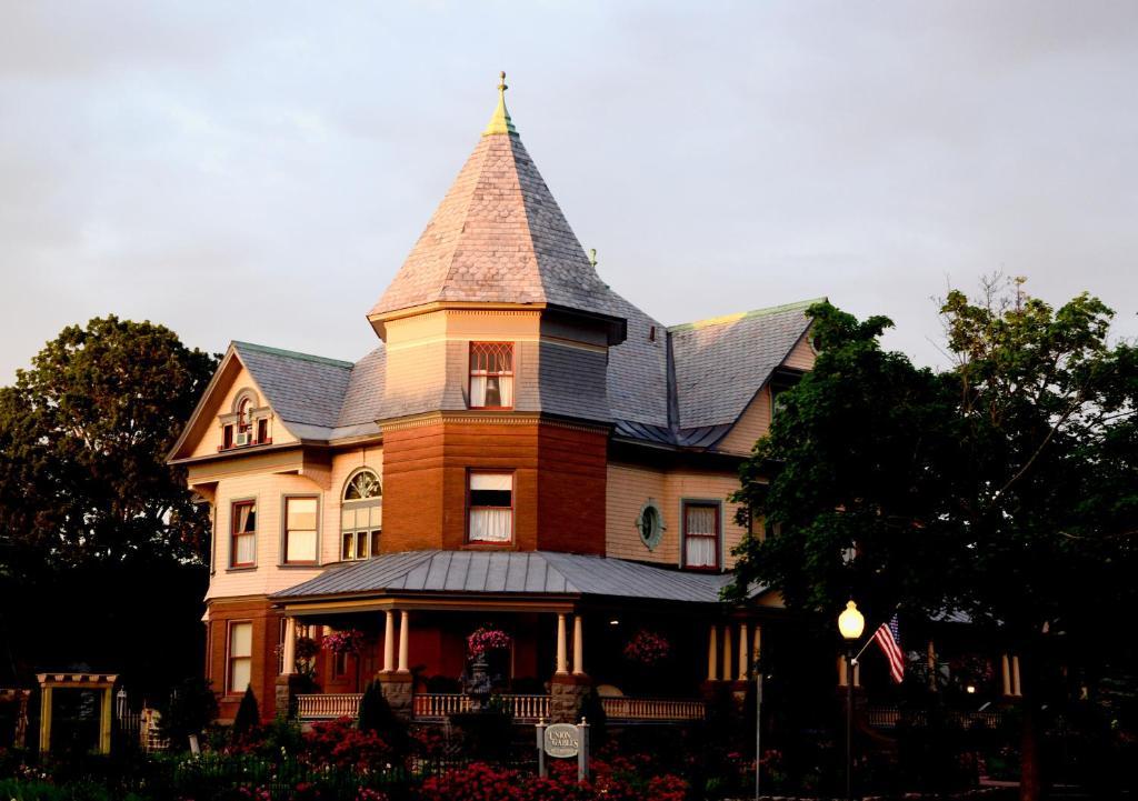 מלון סאראטוגה ספרינגס Union Gables (Adults Only) מראה חיצוני תמונה