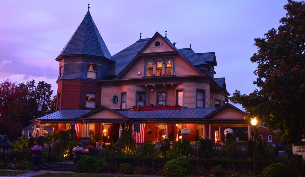 מלון סאראטוגה ספרינגס Union Gables (Adults Only) מראה חיצוני תמונה
