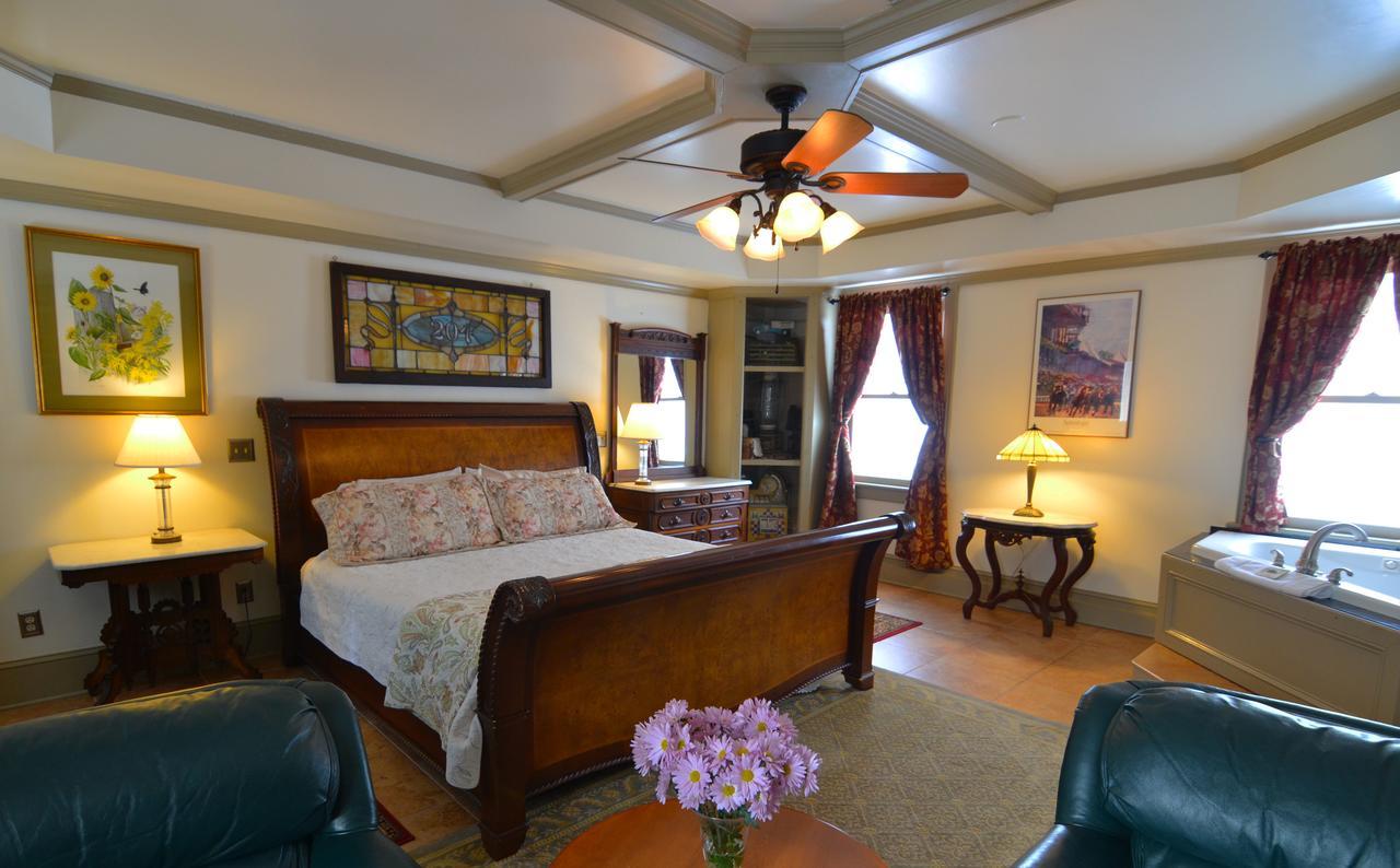 מלון סאראטוגה ספרינגס Union Gables (Adults Only) חדר תמונה